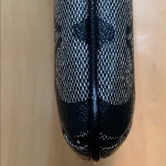 Coach wallet 7” x 3.5” - Picture 7 of 8